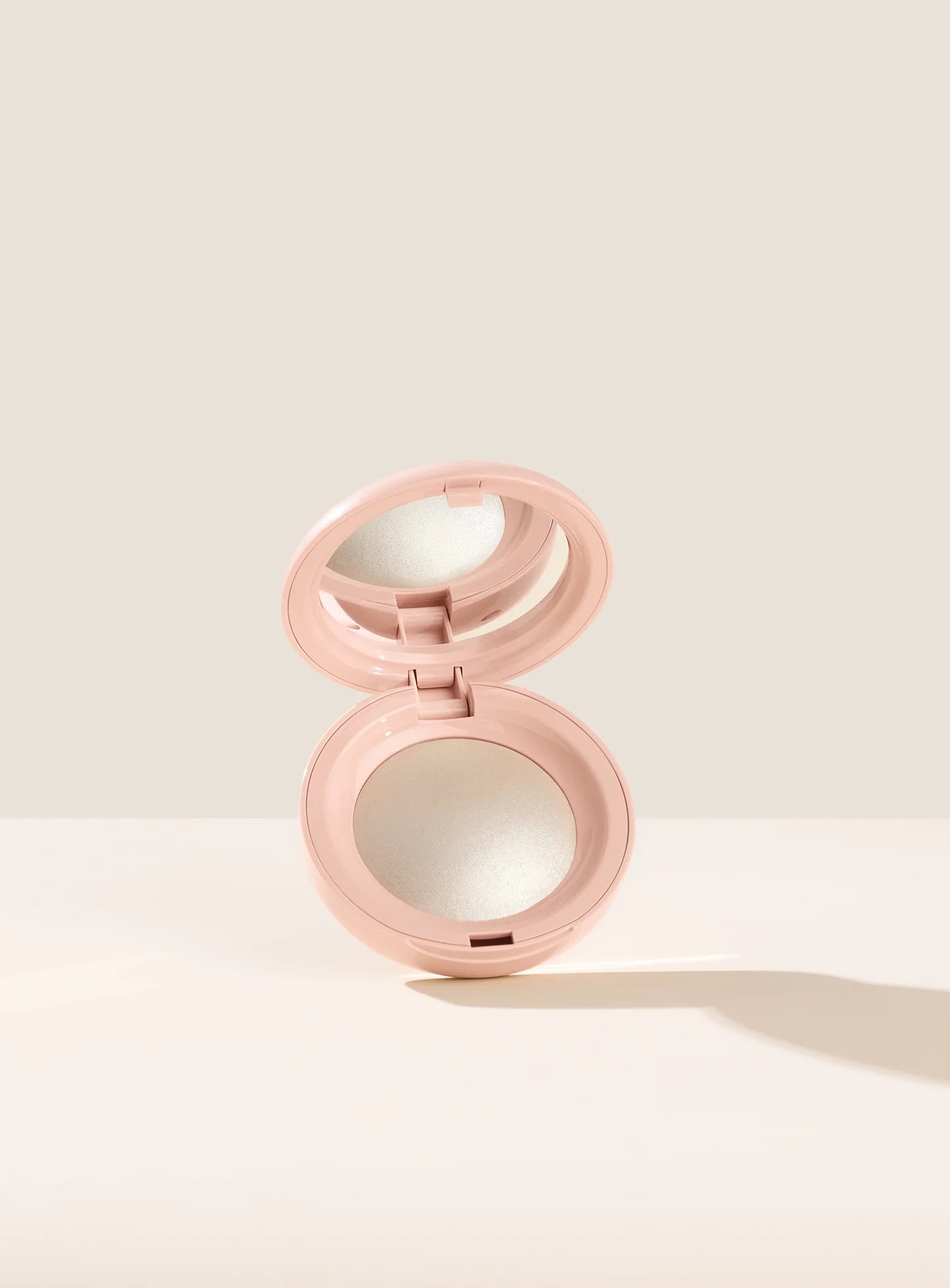 RARE BEAUTY POSITIVE LIGHT SILKY TOUCH HIGHLIGHTER -ENLIGHTEN