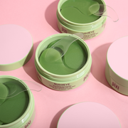 PIXI NutrifEYE 60 patches
Soothe and refresh tired eyes with NutrifEYE hydrogel patches, Infused with Rose, Aloe Vera and Chamomile, these serum-soaked patches hydrate, calm and depuff in just minutes.