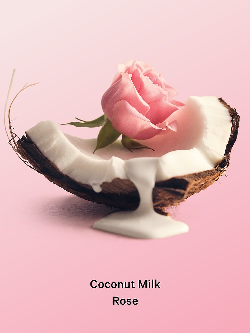 VICTORIA SECRET 
Coconut Milk Rose Whipped Body Scrub-216g