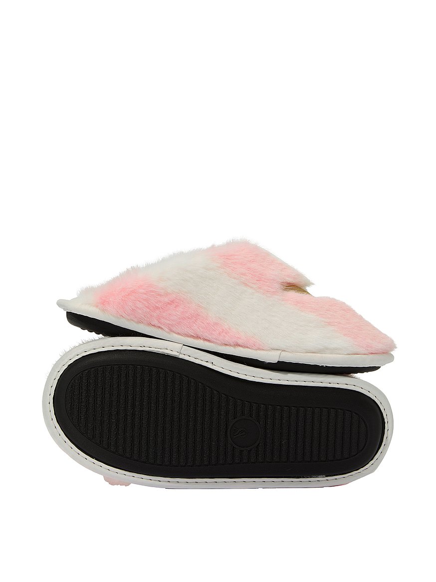 Victoria's Secret
Luxe Plush Closed-Toe Slippers