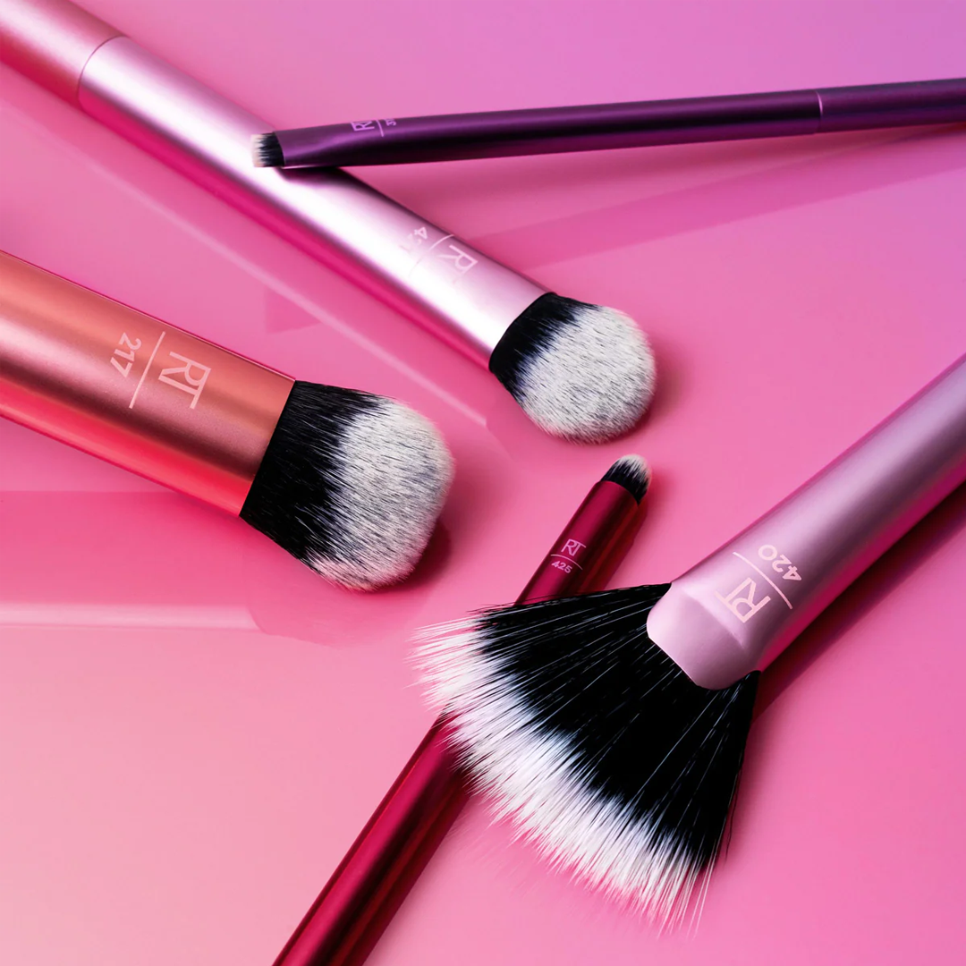 REAL TECHNIQUE ARTIST ESSENTIAL BRUSH SET FACE +EYE+ ChEEK + LIP