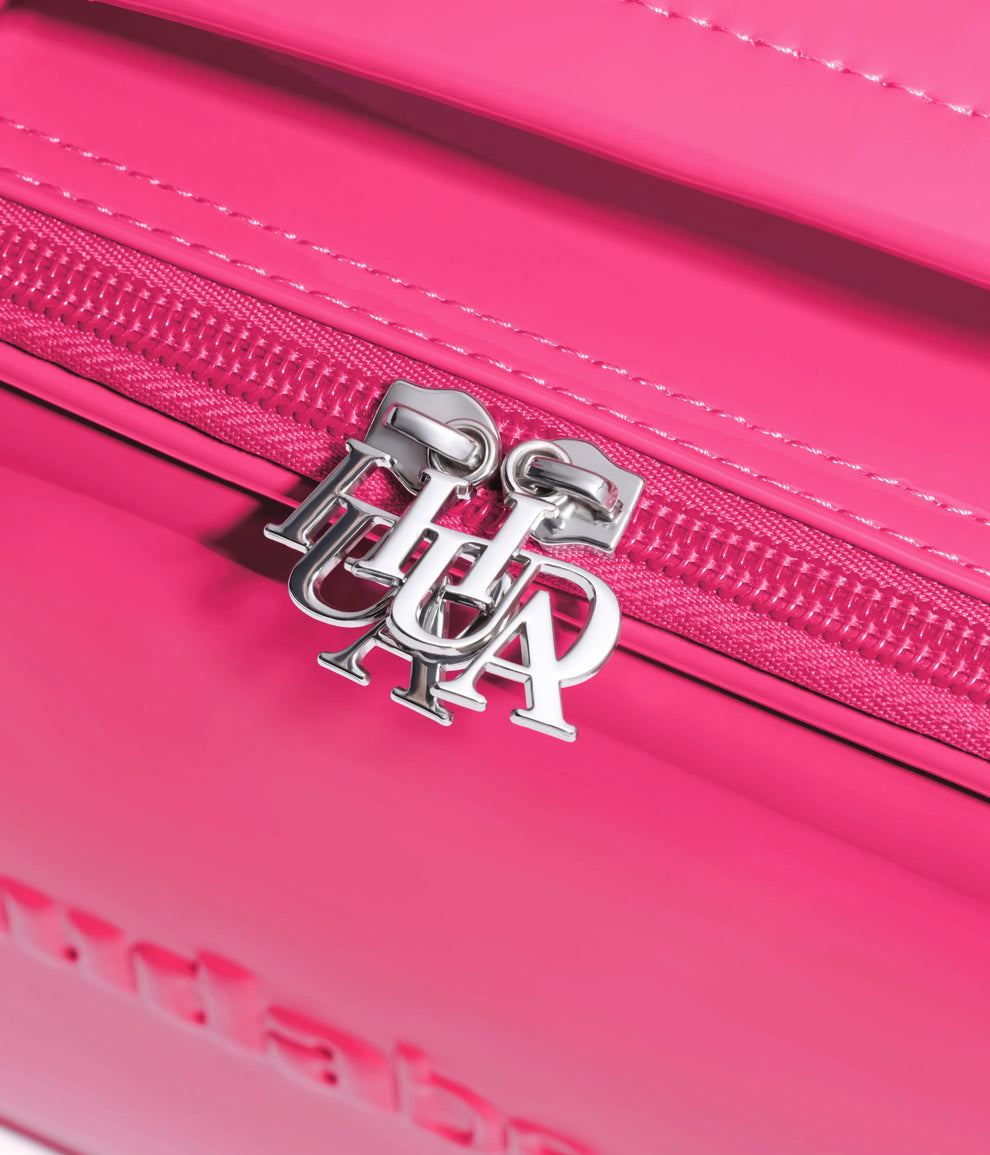 HUDA BEAUTY MEDIUM VANITY BAG
The ultimate Power Pink vanity that fits all your huda beauty mini favs