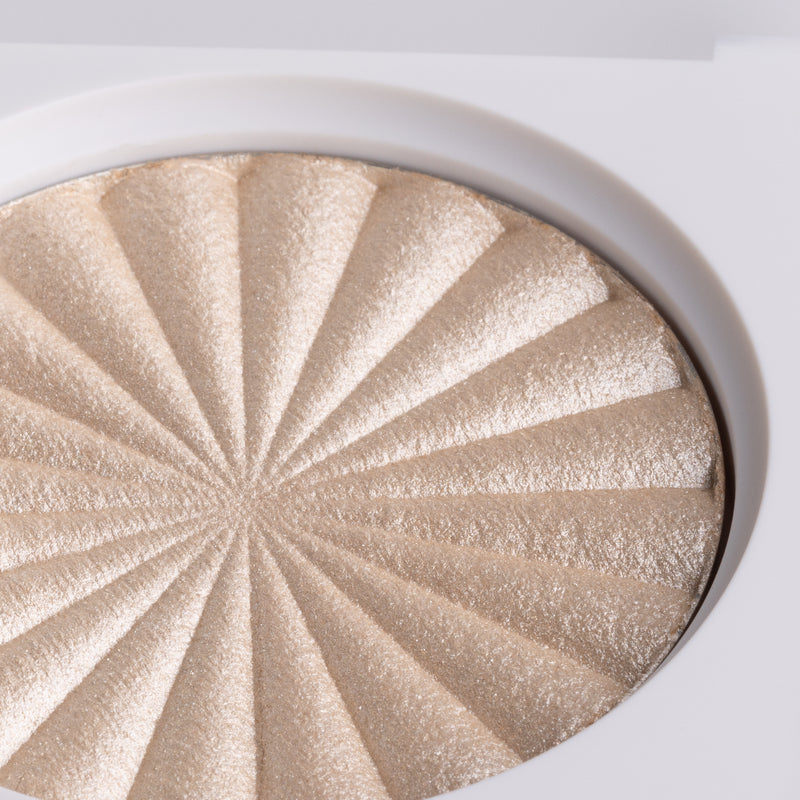 OFRA X Madison Miller
Highlighter - Moondance