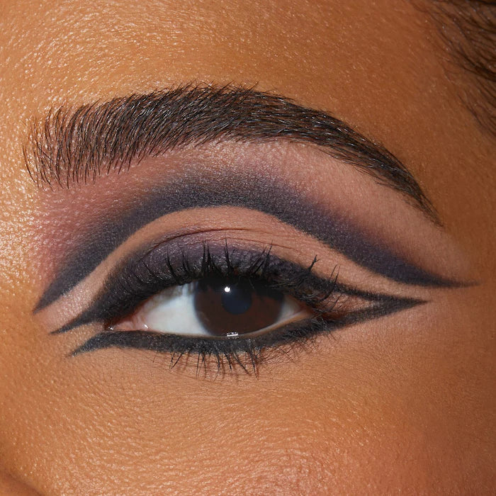 HUDA BEAUTY 
Creamy Kohl Longwear Eye Pencil.                           Color: Very Vanta - extreme black