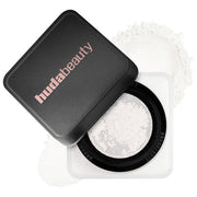 HUDA BEAUTY 
Easy Bake Blurring Loose Baking & Setting Powder Color: Sugar Cookie - fair to tan skin tones. neutral undertones for ultra-brightening