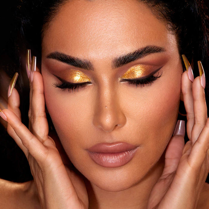 HUDA BEAUTY 
Empowered Eyeshadow Palette