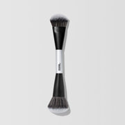 MAKEUP BY MARIO 
F4 Dual-Ended Foundation and Face Brush