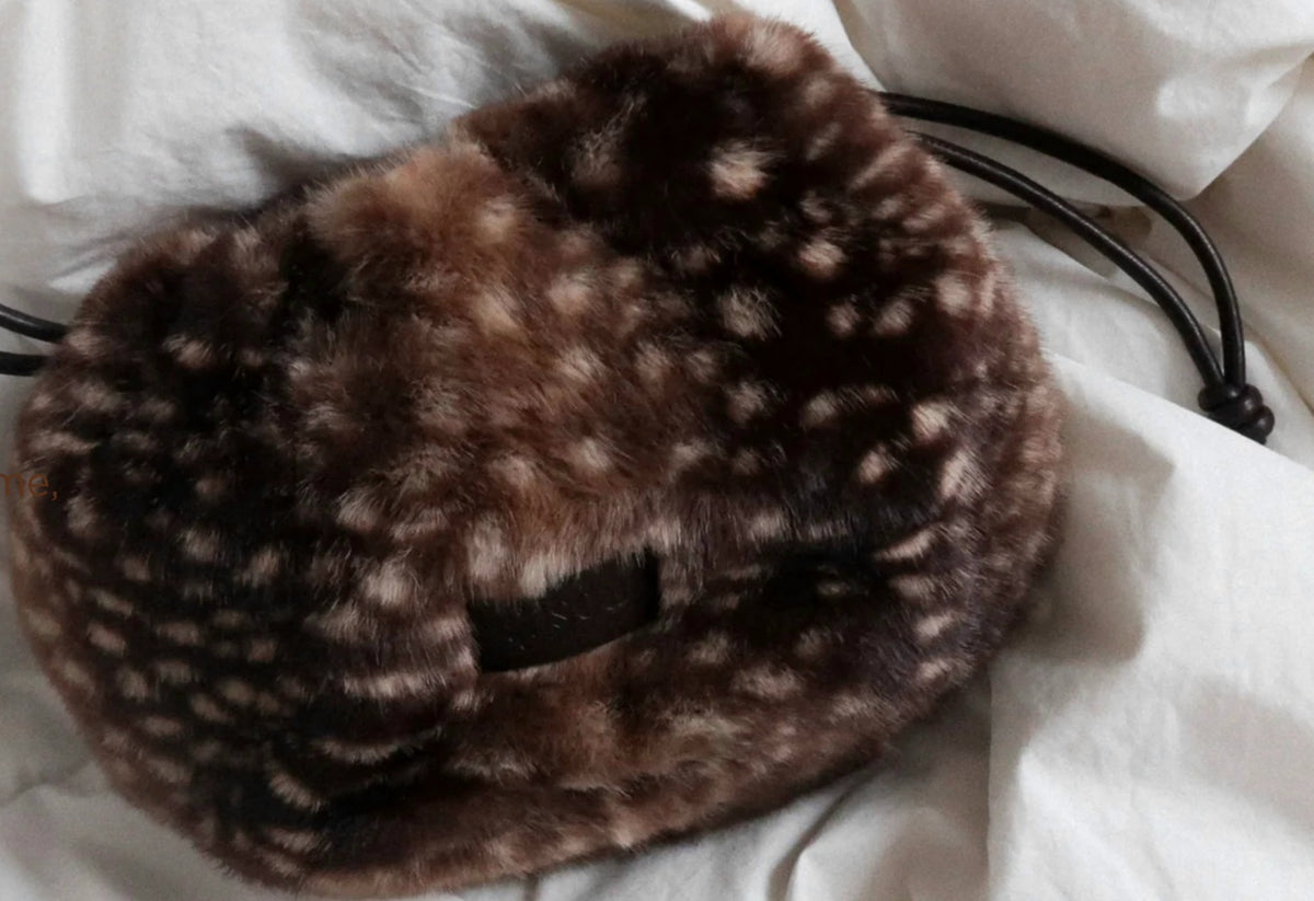 GISOU FALL POUCH – Faux Fur Drawstring Pouch