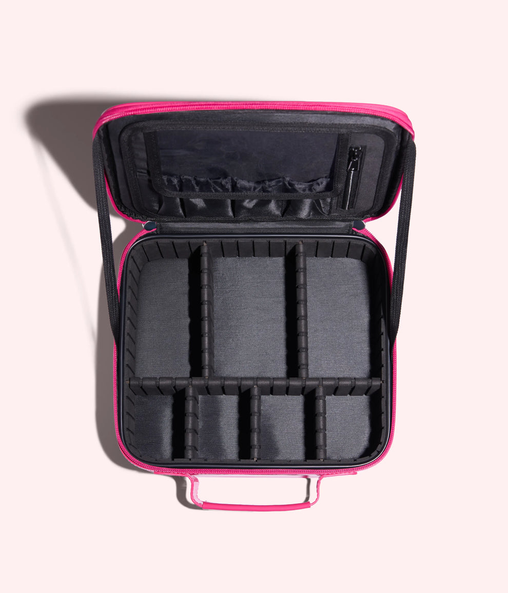HUDA BEAUTY LARGE VANITY BAG
The ultimate Power Pink vanity that fits all your huda beauty favs. ● H: 23.5 cm X W 26 cm X D 9.5 cm
