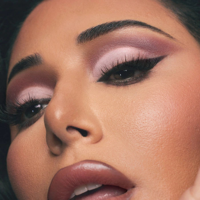 HUDA BEAUTY  Matte Obsessions Eyeshadow Palette Color: Cool Matte Obsessions
