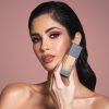 HUDABEAUTY  FAUX FILTER LUMINOUS MATTE FOUNDATION - CUSTARD 220N - - Image 3